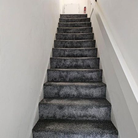 Modern & Stylish 1 Bedroom Flat In Bridgend Town Exterior photo